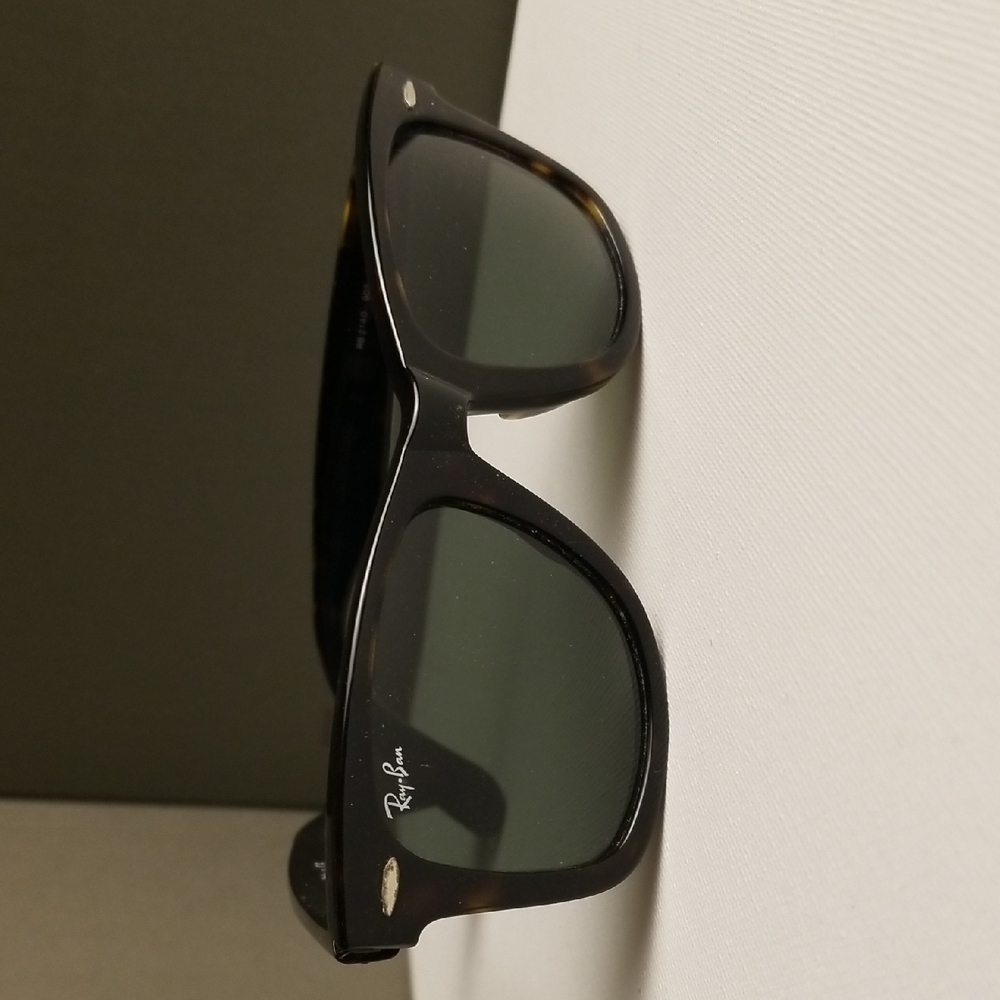 Ray-Ban Black Sunglasses